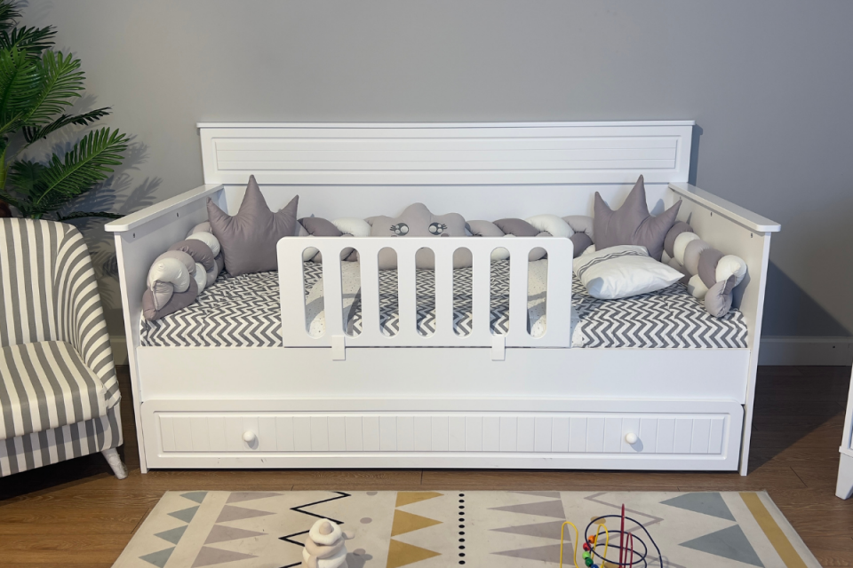 Aqua Beyaz-Beyaz Montessori Karyola