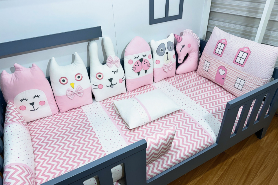 790 Animals Pembe Montessori Set