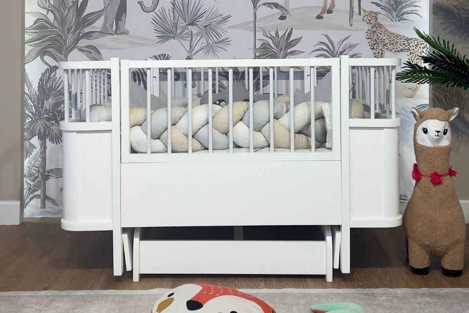 Star Beyaz Sallanır Büyüyen Karyola