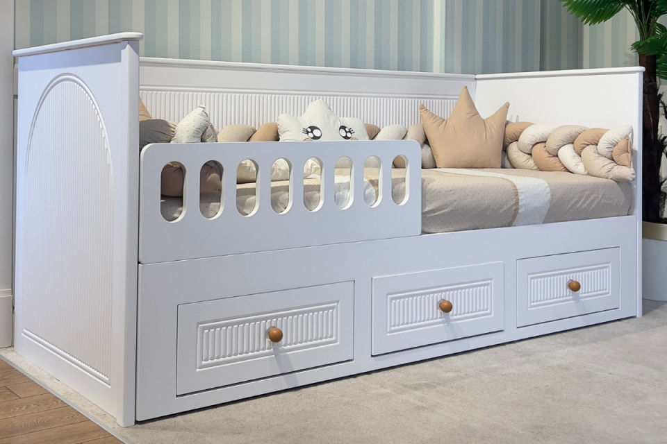 Nova Beyaz Daybed Çift Kişilik Karyola